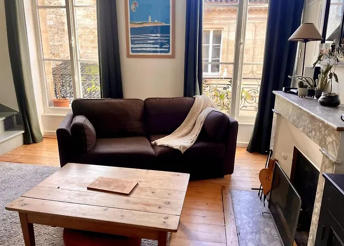 Appt Xviii Centre Historique Rue Du Cloitre *